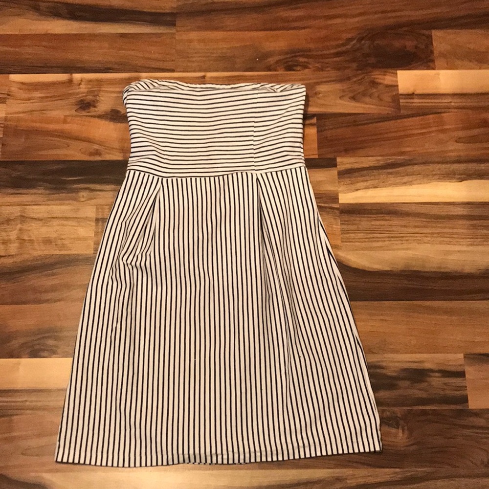 Strapless dress